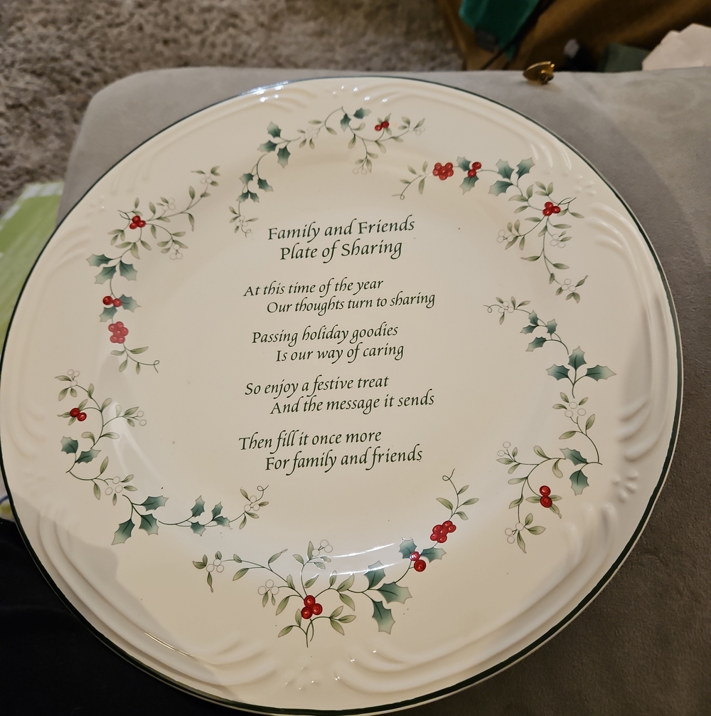 Pfaltzgraff Cream Dinner Plate with Green Holly and Red Berries